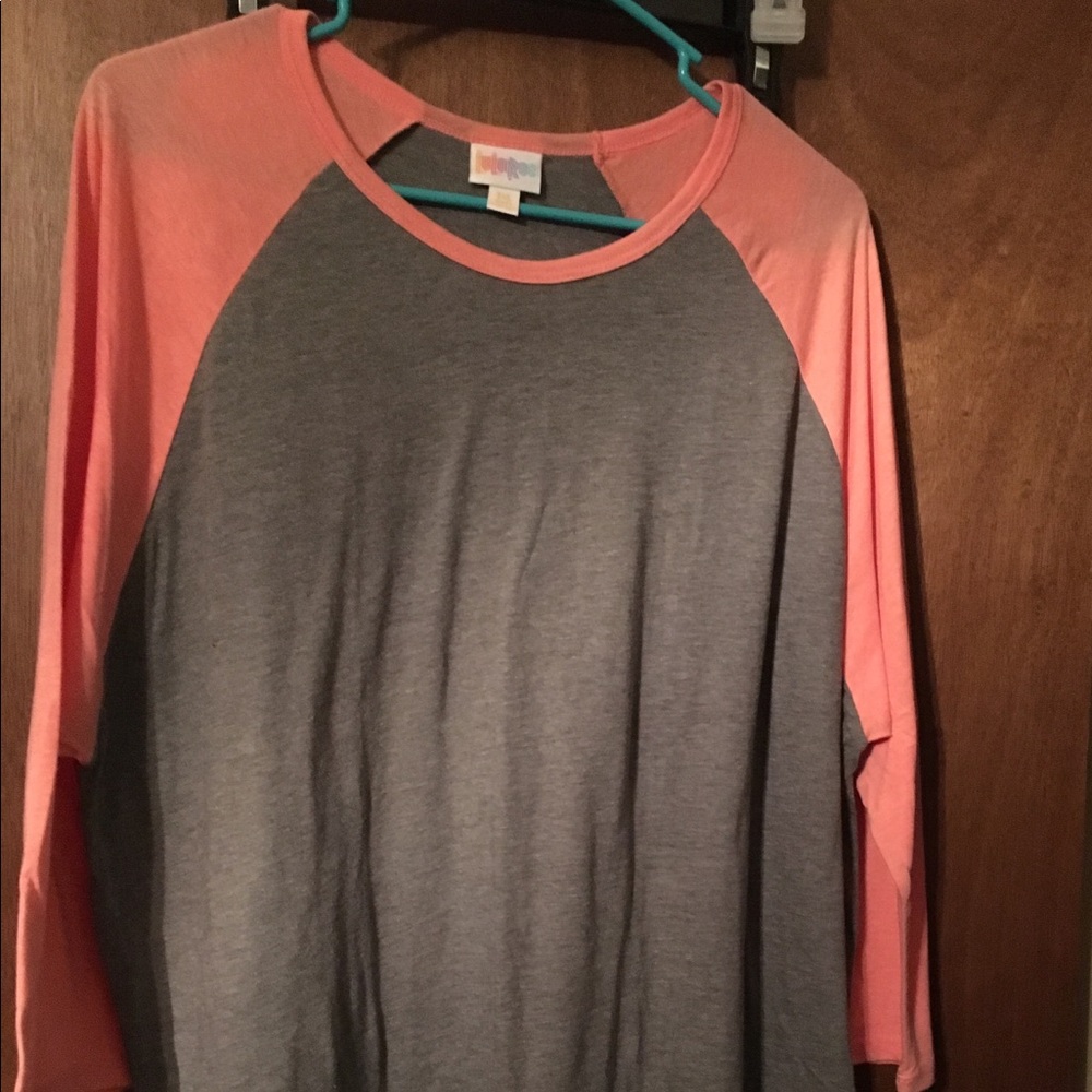 Lularoe Randy tee NWT